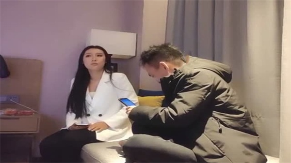 步賓探花：高端絕色美女大尺度全裸風騷，浪叫高潮噴水激情四射！