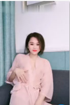 骚货女神饥渴难耐，在家自慰直播全程曝光